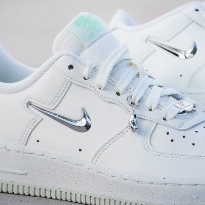NIKE AIR FORCE ONE LOW LIQUID METAL W