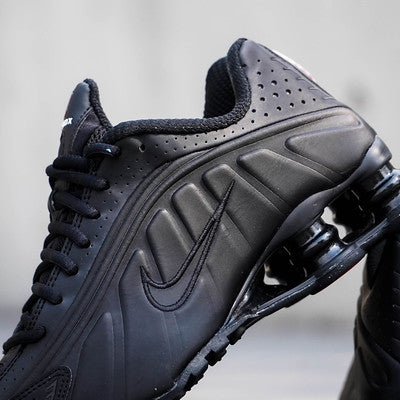 NIKE SHOX R4 BLACK BLACK