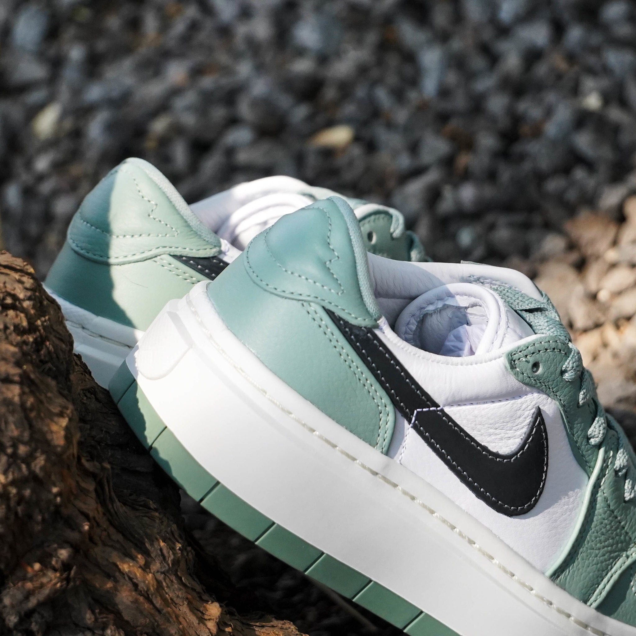 AIR JORDAN 1 LOW ELEVATE JADE SMOKE W
