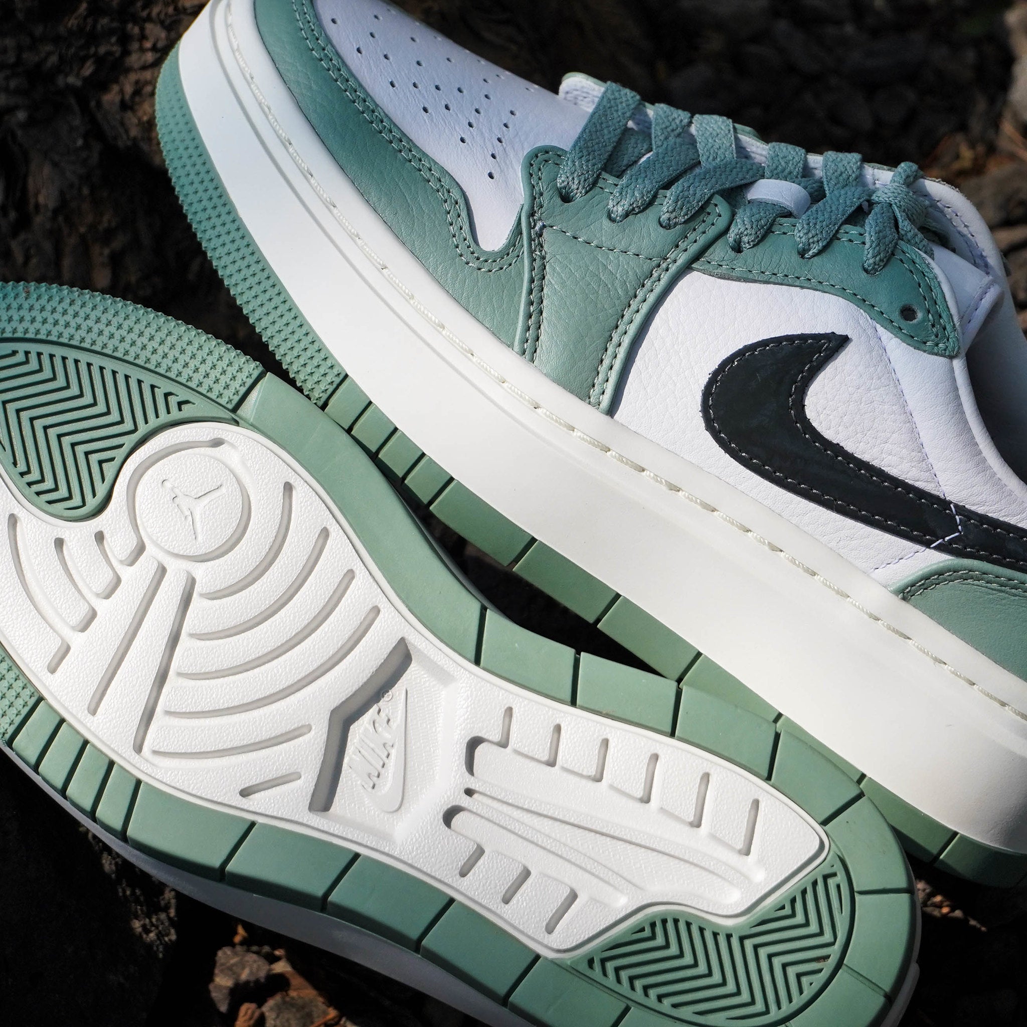 AIR JORDAN 1 LOW ELEVATE JADE SMOKE W