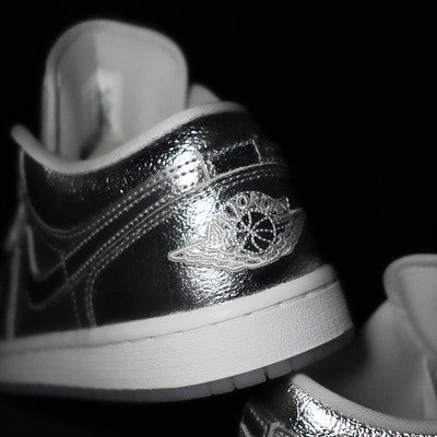 AIR JORDAN 1 LOW METALLIC SILVER W