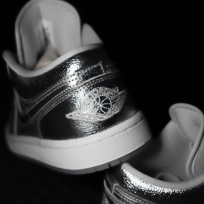 AIR JORDAN 1 LOW METALLIC SILVER W