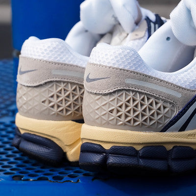 NIKE ZOOM VOMERO 5 THUNDER BLUE CREAM