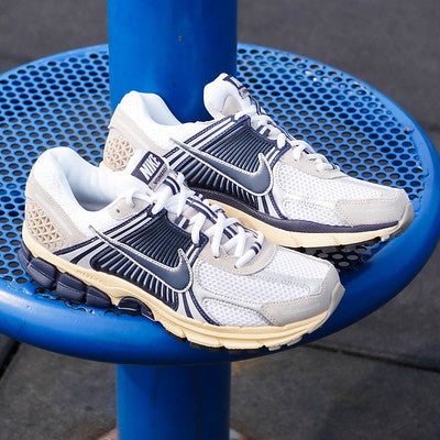 NIKE ZOOM VOMERO 5 THUNDER BLUE CREAM