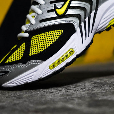 NIKE AIR PEGASUS 2K5 METALLIC YELLOW