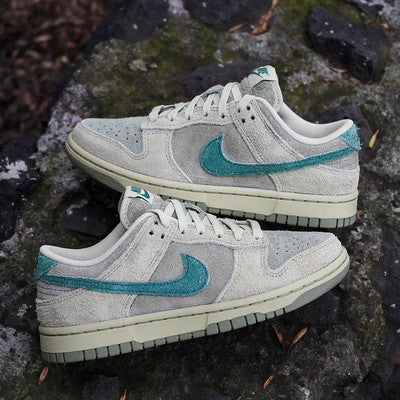 NIKE DUNK LOW OLIVE AURA W