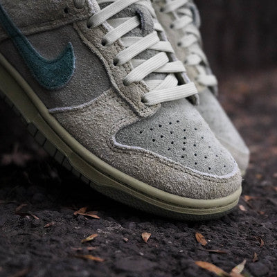 NIKE DUNK LOW OLIVE AURA W