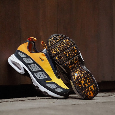 NIKE AIR MAX SNDR CANYON GOLD W