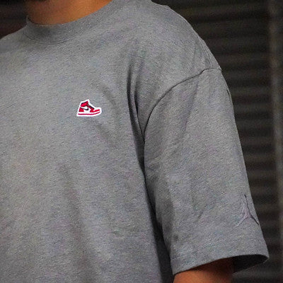 JORDAN TEE SNEAKER PATCH GREY
