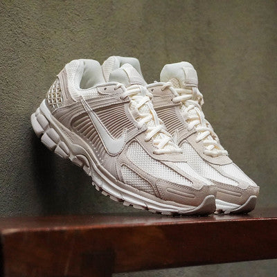 NIKE ZOOM VOMERO 5 LIGHT OREWOOD BROWN