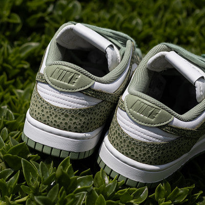 NIKE DUNK LOW SAFARI OIL GREEN W