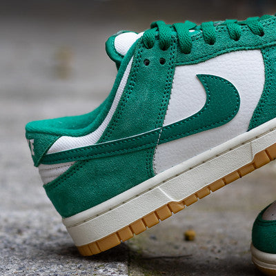 NIKE DUNK LOW MALACHITE GUM