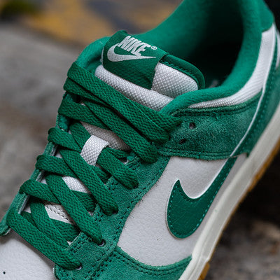NIKE DUNK LOW MALACHITE GUM