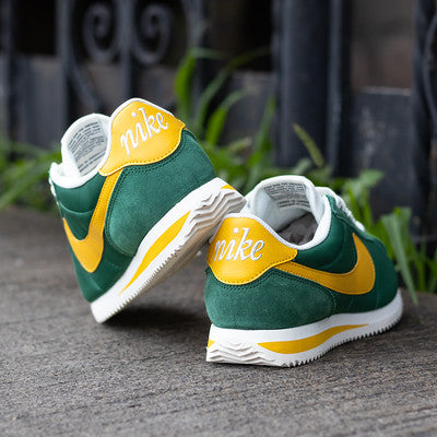 Green yellow nikes hotsell