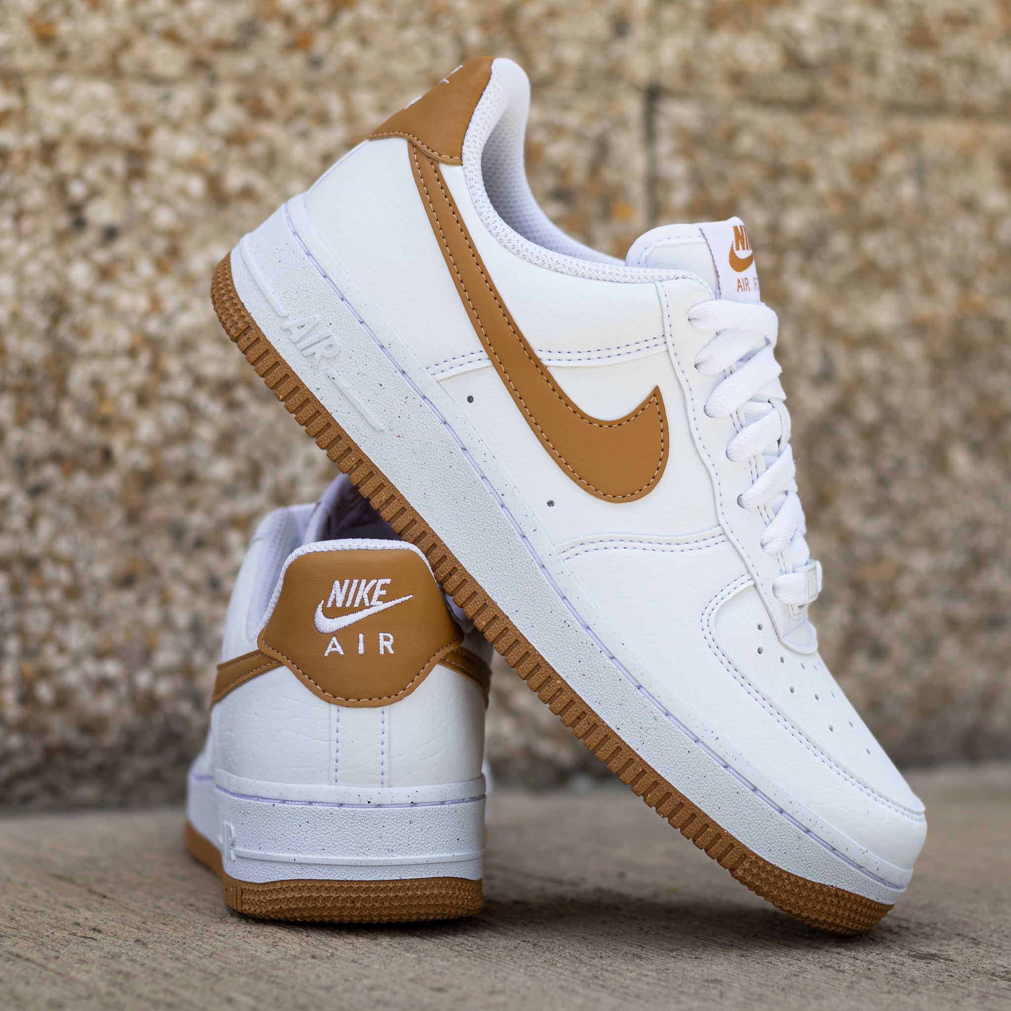 NIKE AIR FORCE ONE LOW WHITE SAFETY ORANGE GS
