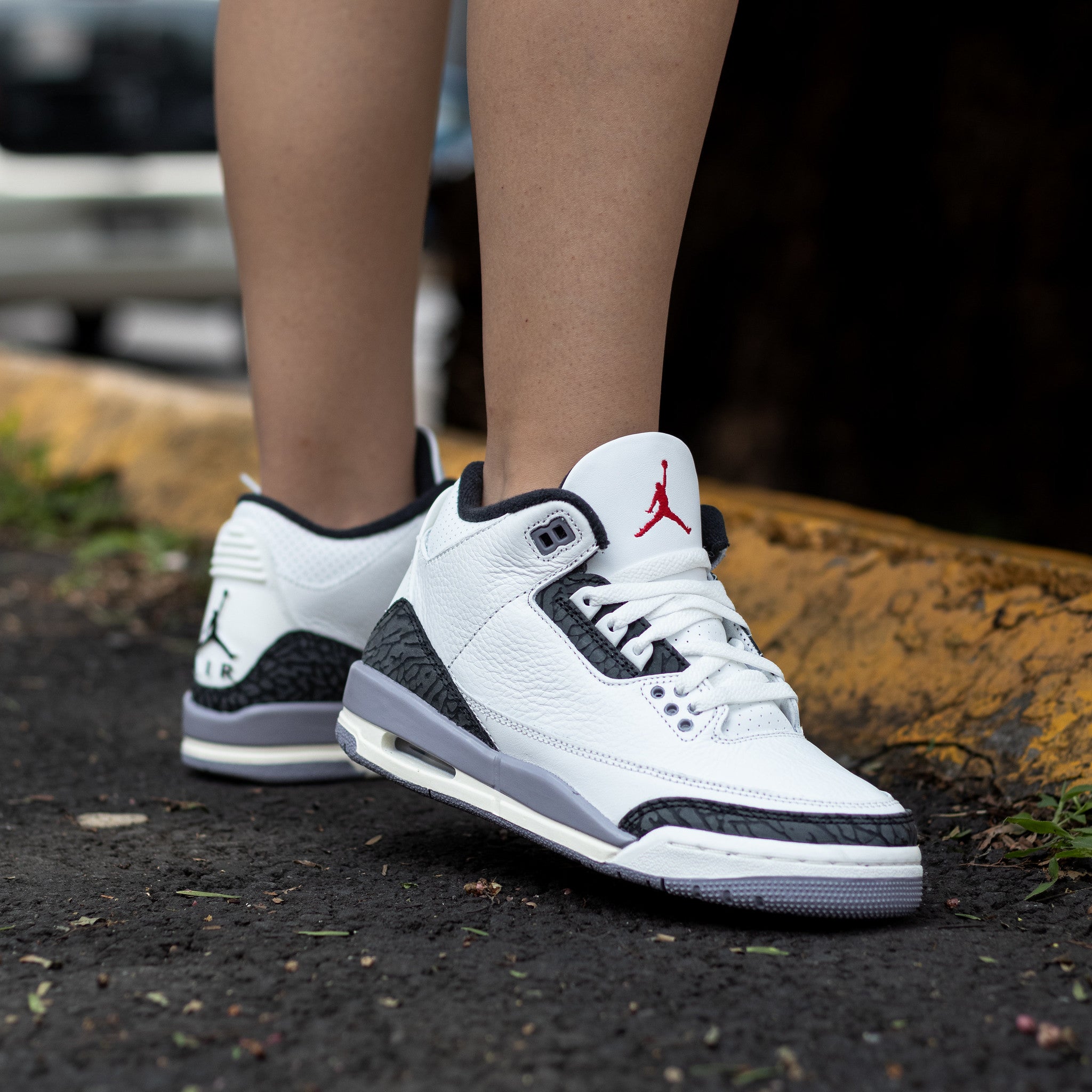 AIR JORDAN 3 CEMENT GREY