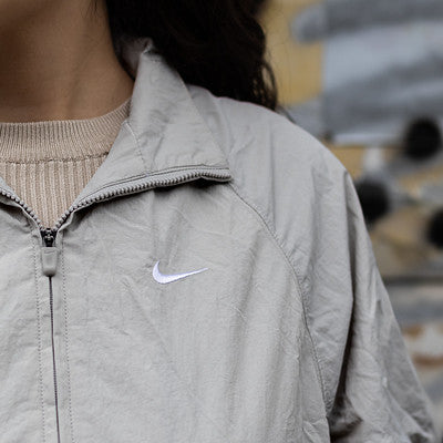 NIKE NSW CLLCTN JKT IRON ORE
