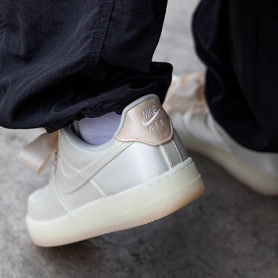 NIKE AIR FORCE ONE LOW SAIL BARELI ORANGE