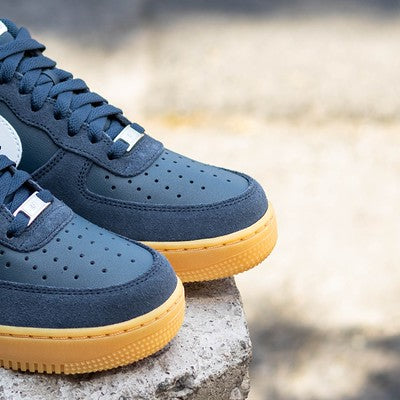 NIKE AIR FORCE ONE LOW ARMORY NAVY GUM