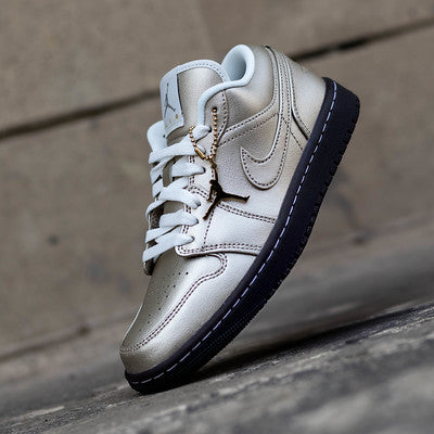 AIR JORDAN 1 LOW METALLIC ZINC W