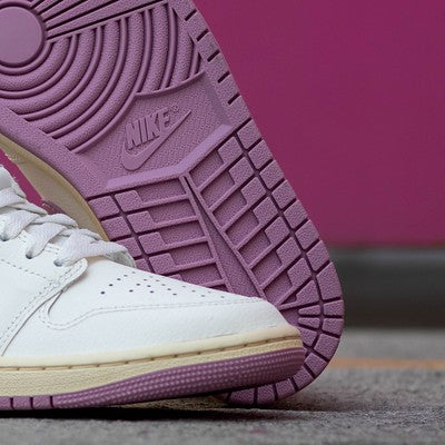 AIR JORDAN 1 MID SAIL PINK COCONUT MILK W