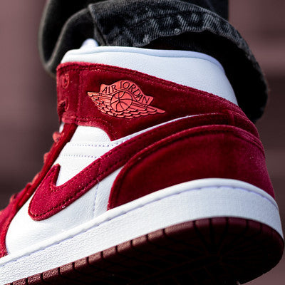 AIR JORDAN 1 MID RED VELVET W