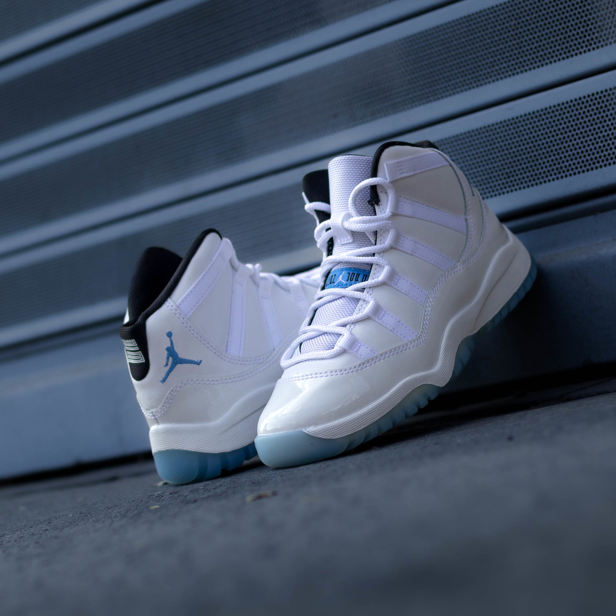 AIR JORDAN 11 LEGEND BLUE