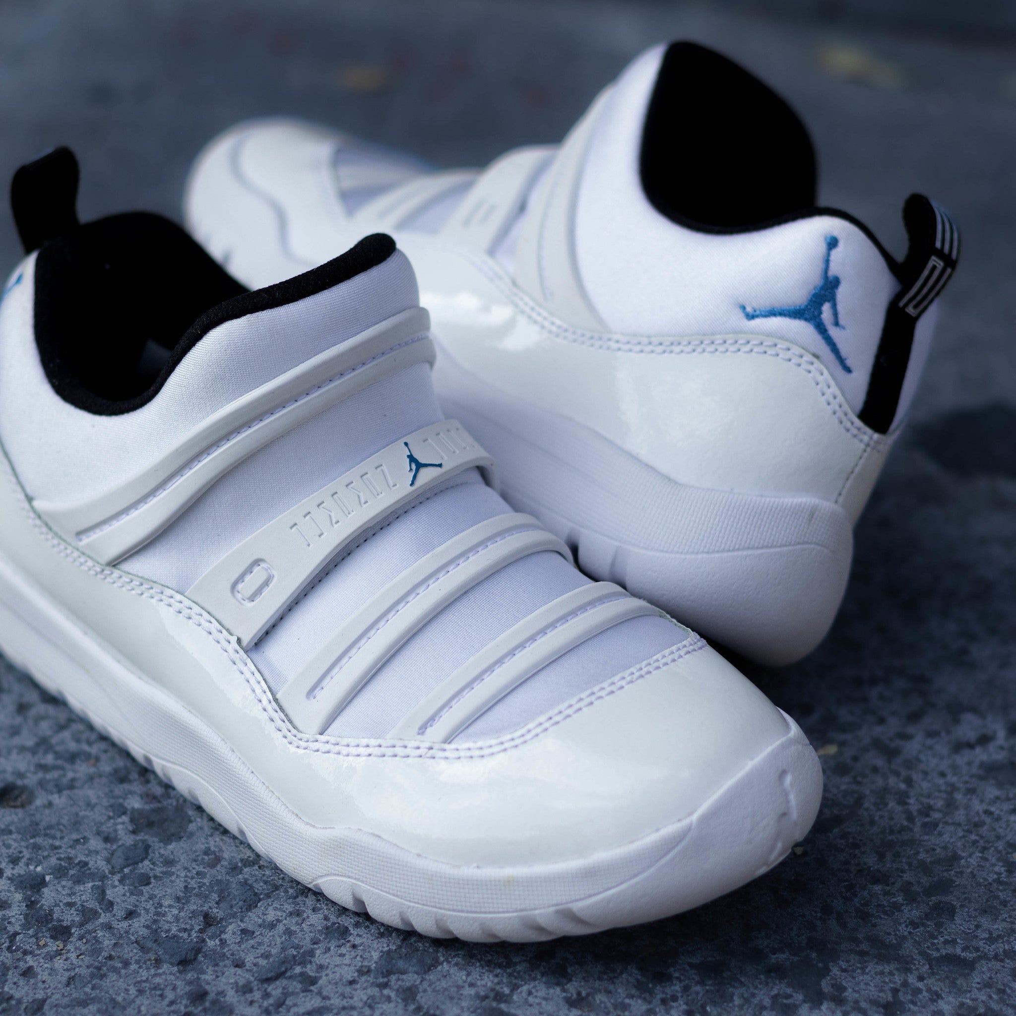 AIR JORDAN 11 LEGEND BLUE PS FLEX
