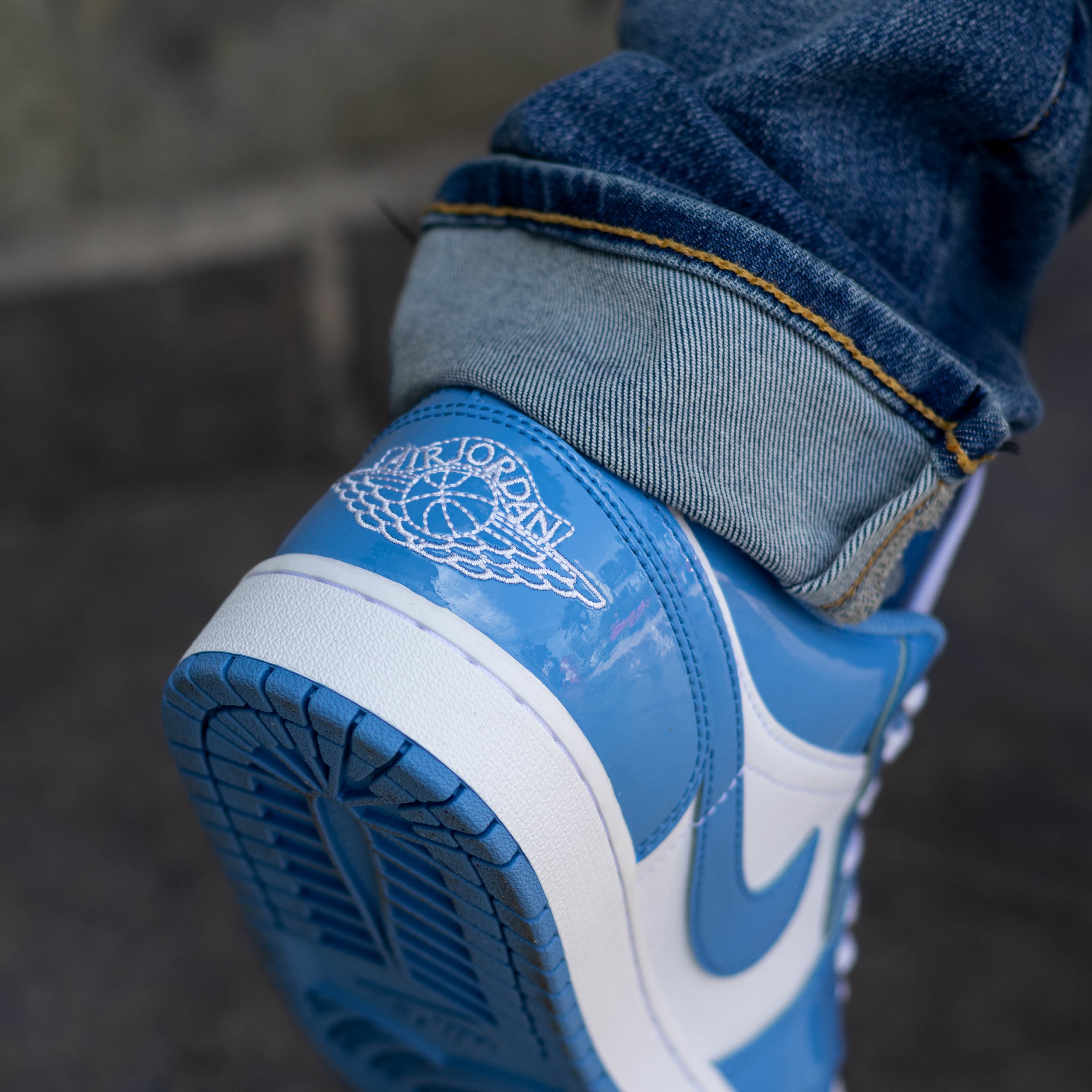 AIR JORDAN 1 LOW LEGEND BLUE