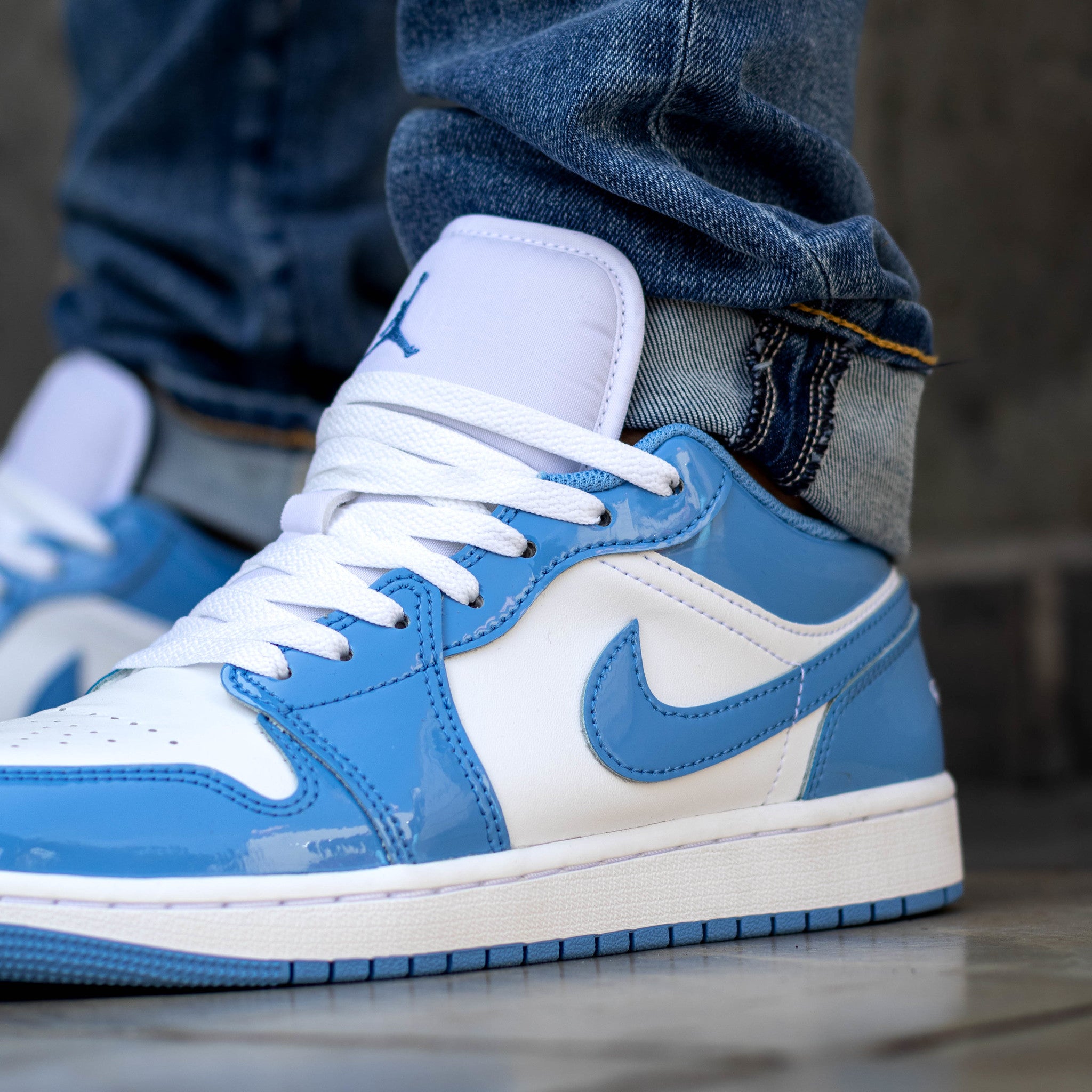AIR JORDAN 1 LOW LEGEND BLUE
