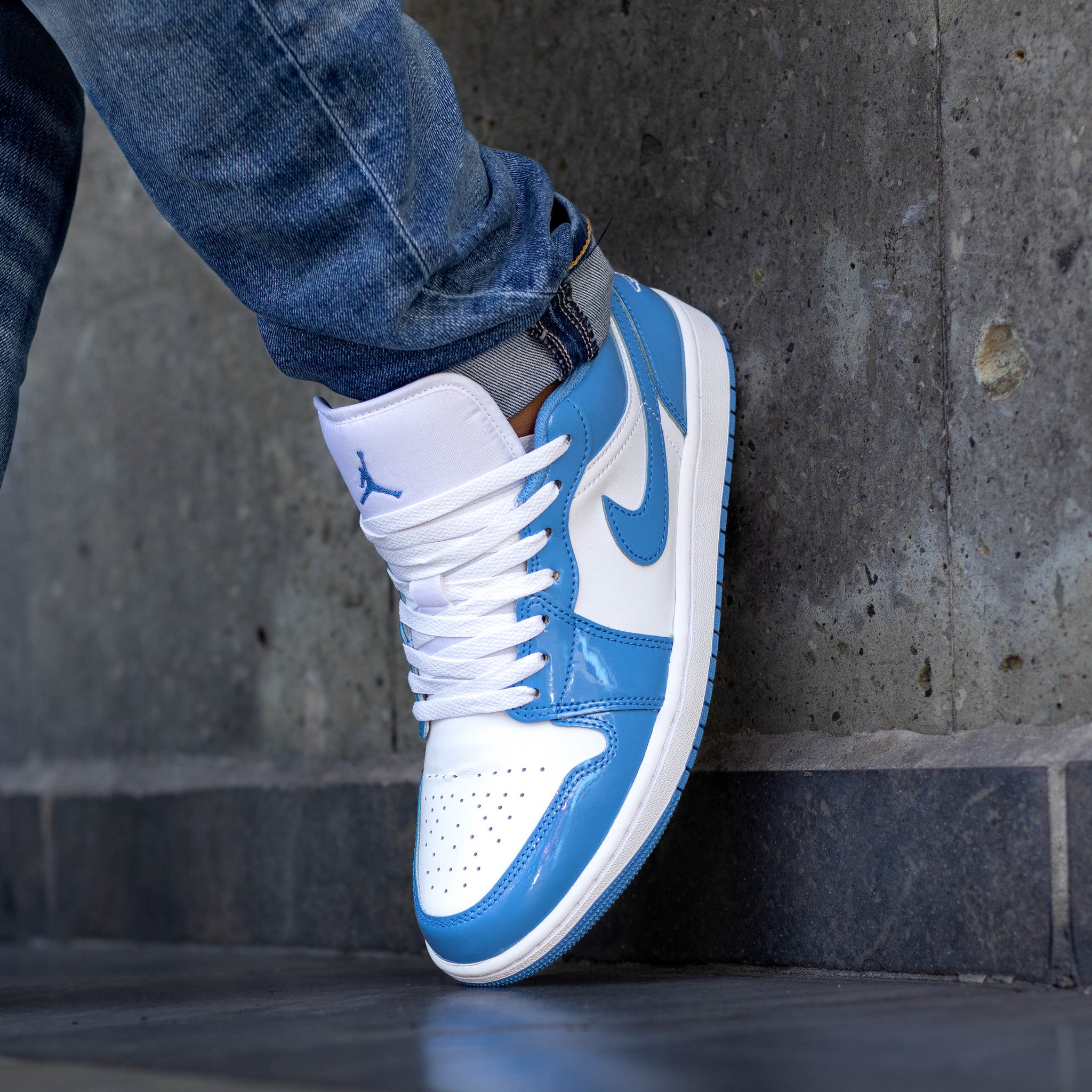 AIR JORDAN 1 LOW LEGEND BLUE