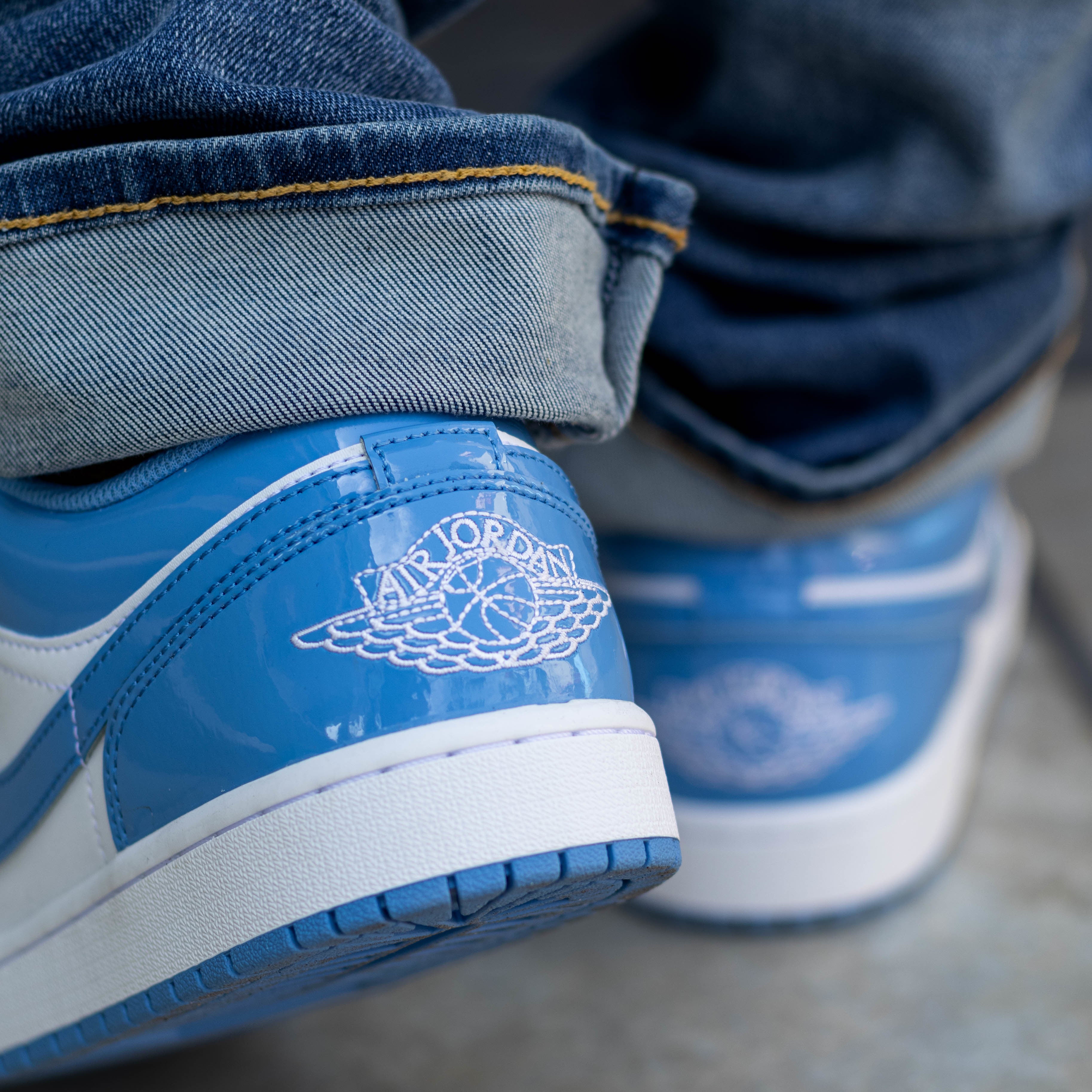 AIR JORDAN 1 LOW LEGEND BLUE