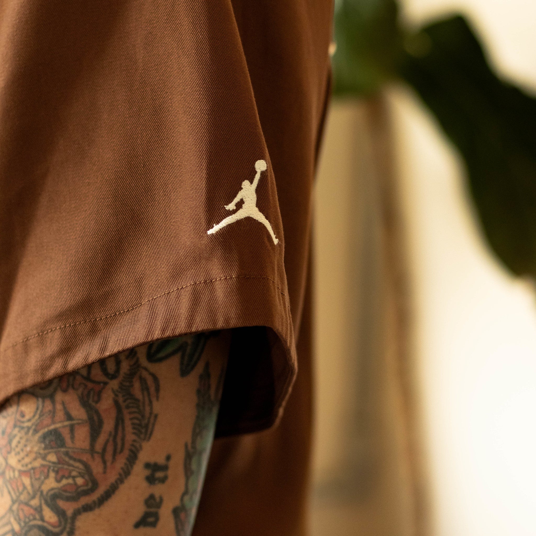 JORDAN X SOLEFLY SHIRT BARISTA CACAO