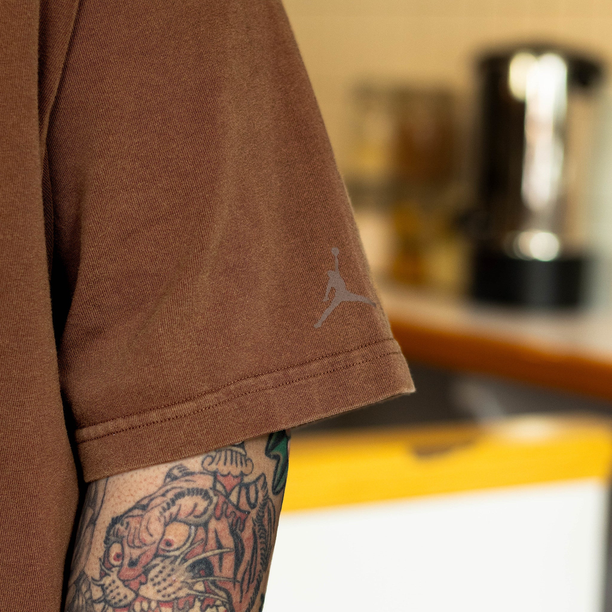 JORDAN X SOLEFLY TEE BARISTA CACAO