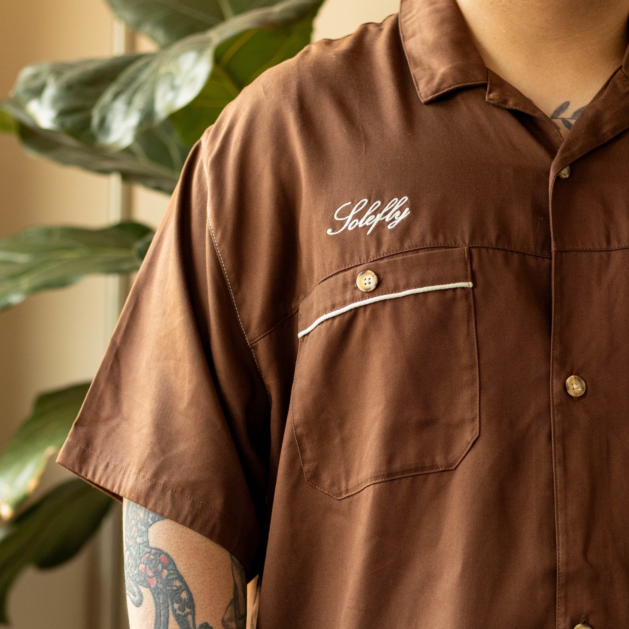 JORDAN X SOLEFLY SHIRT BARISTA CACAO