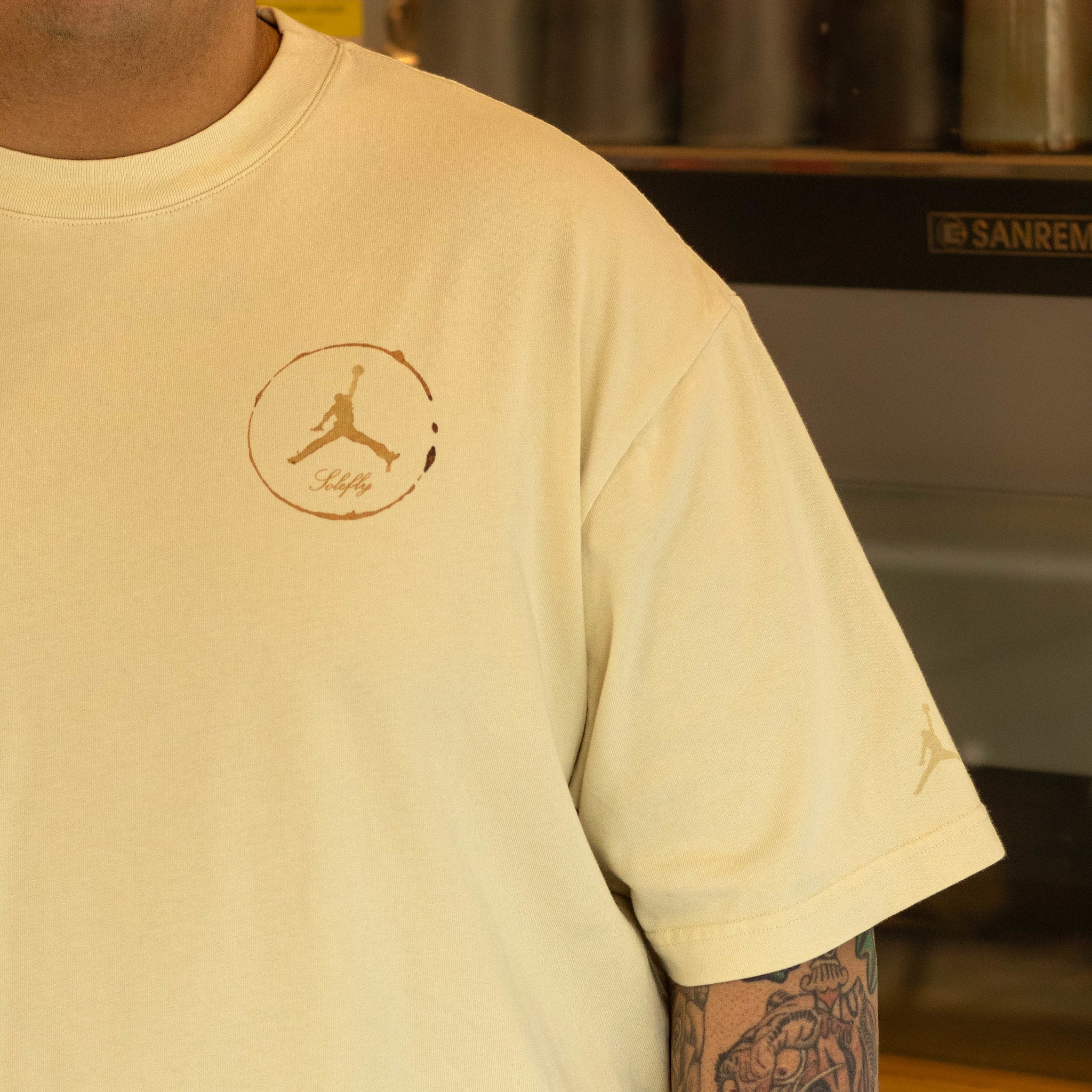 JORDAN X SOLEFLY TEE BARISTA FOSSIL