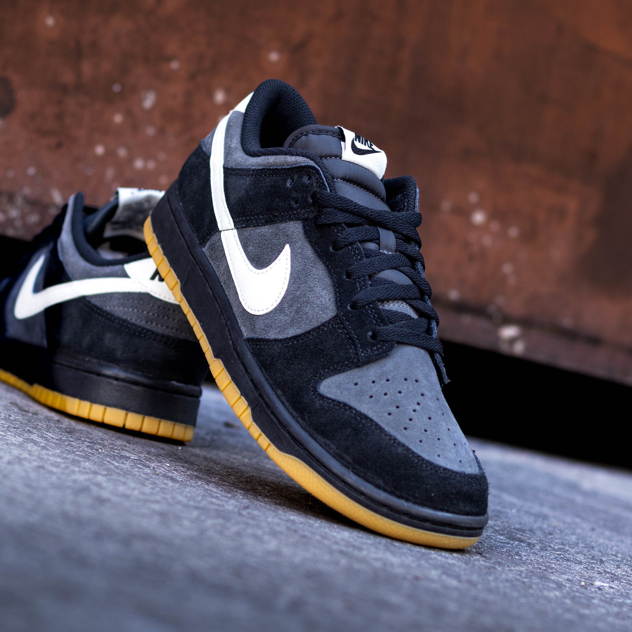 NIKE SB DUNK LOW BLACK GREY GUM