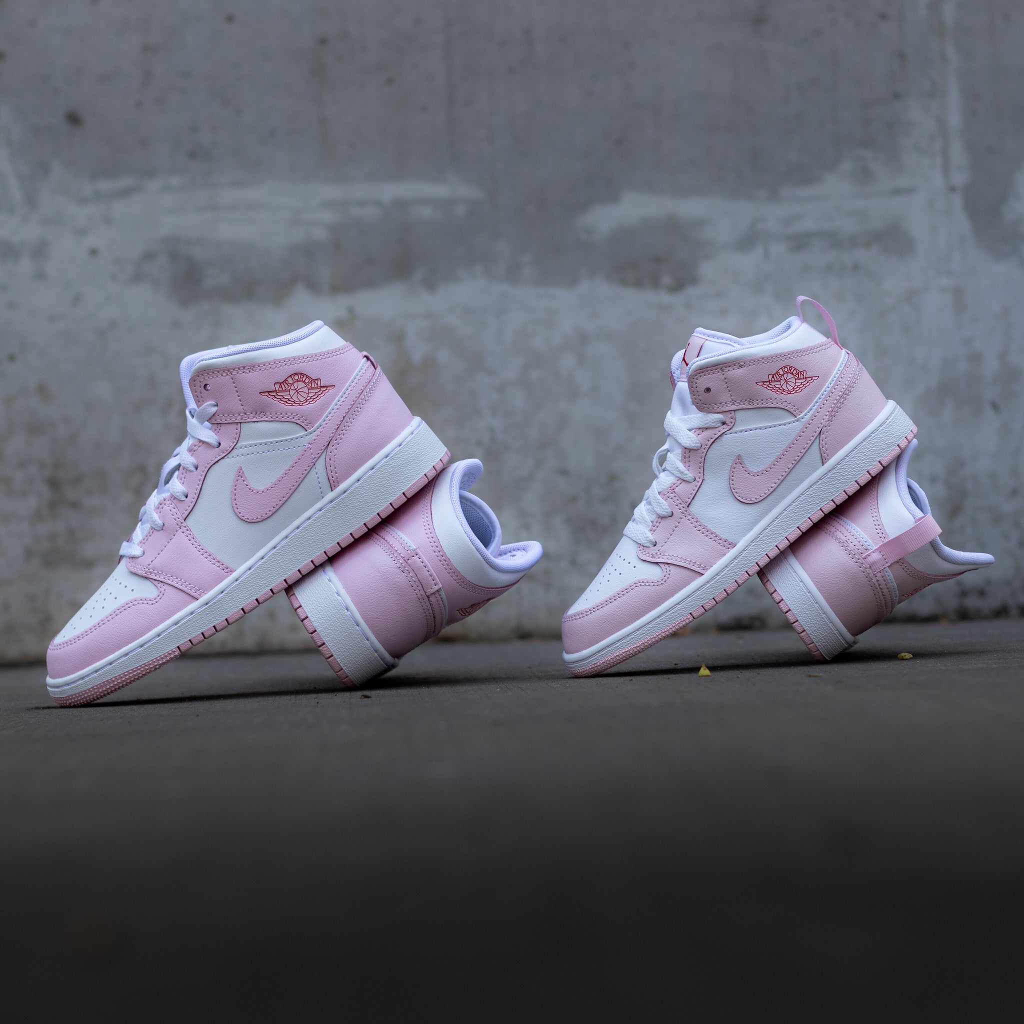 AIR JORDAN 1 MID PINK FOAM FIRE RED PS