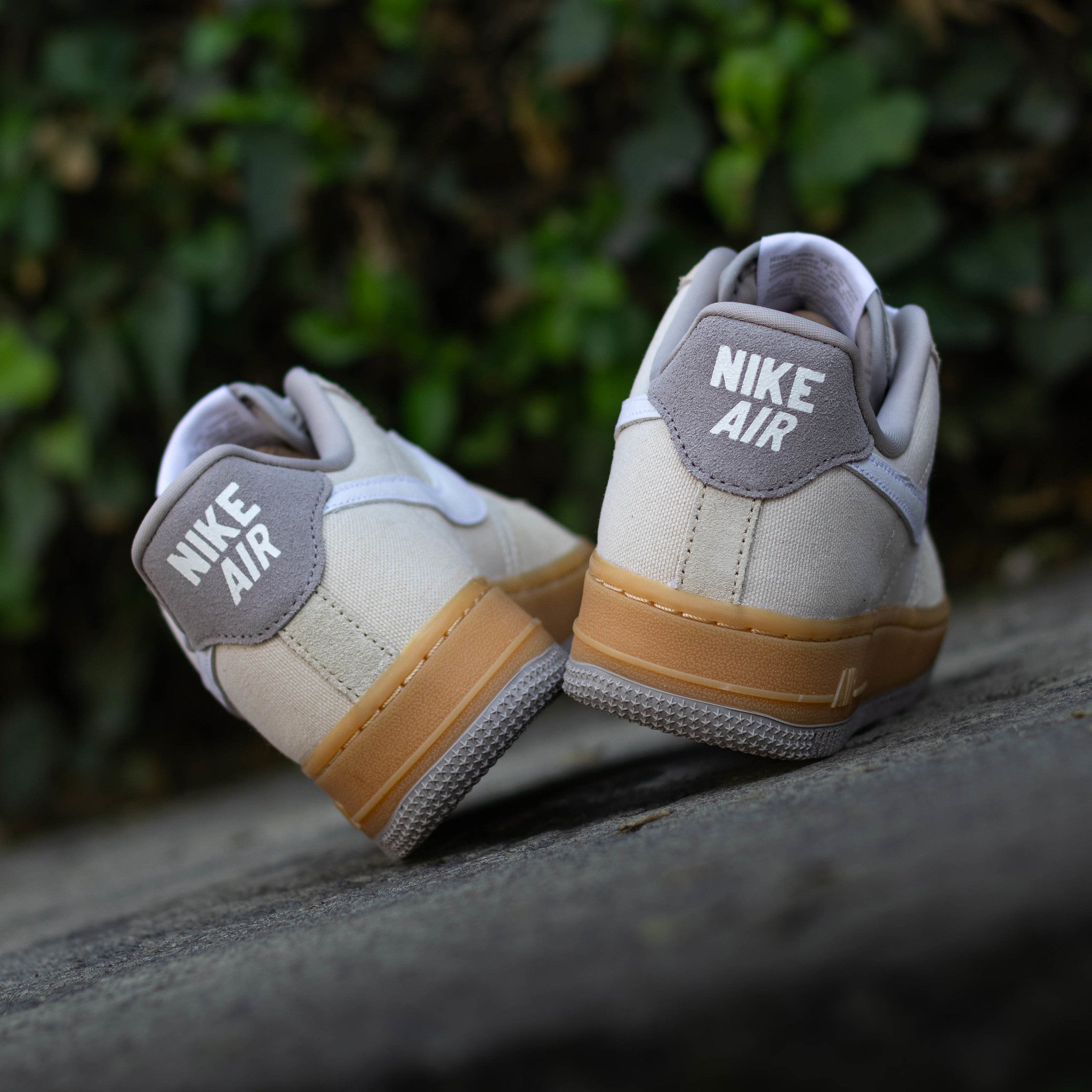 NIKE AIR FORCE ONE KHAKI CANVAS W