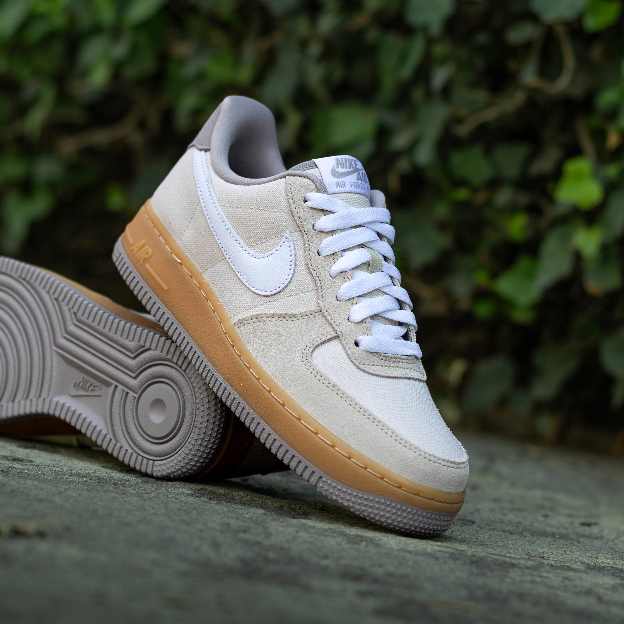 NIKE AIR FORCE ONE KHAKI CANVAS W
