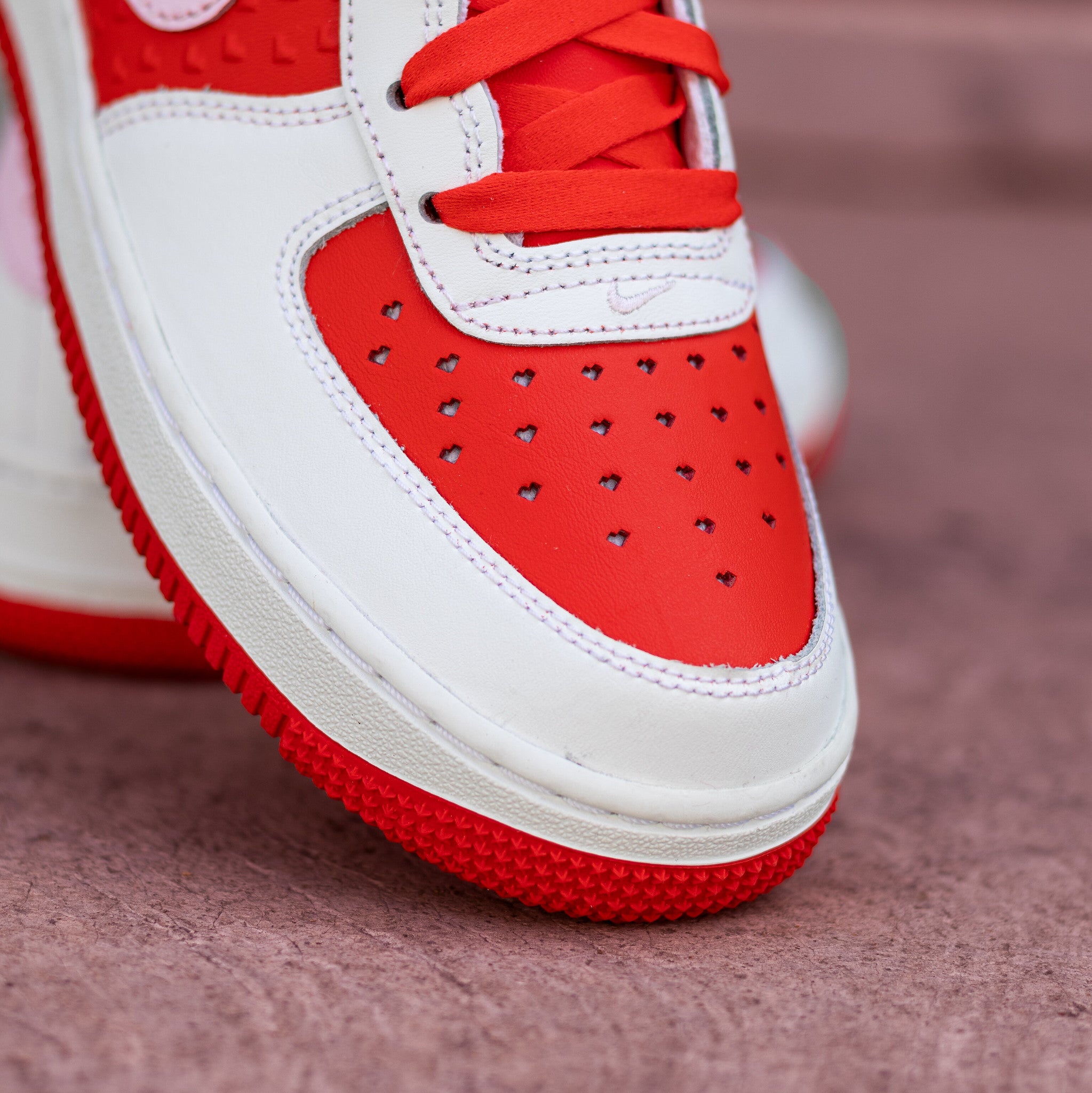 NIKE AIR FORCE ONE LOW SAN VALENTINES 25