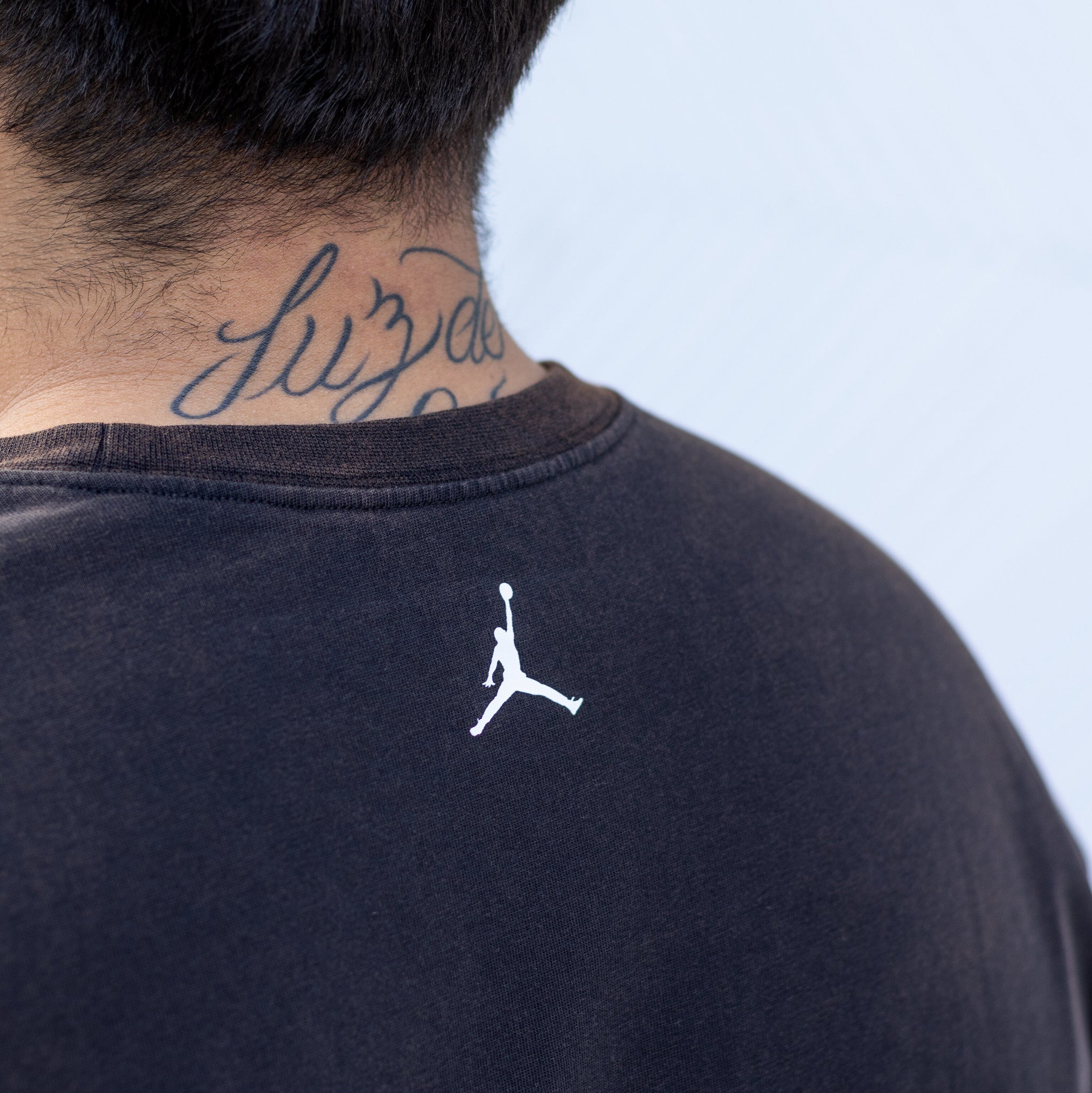 JORDAN TEE REISSUE BLACK GYM RED