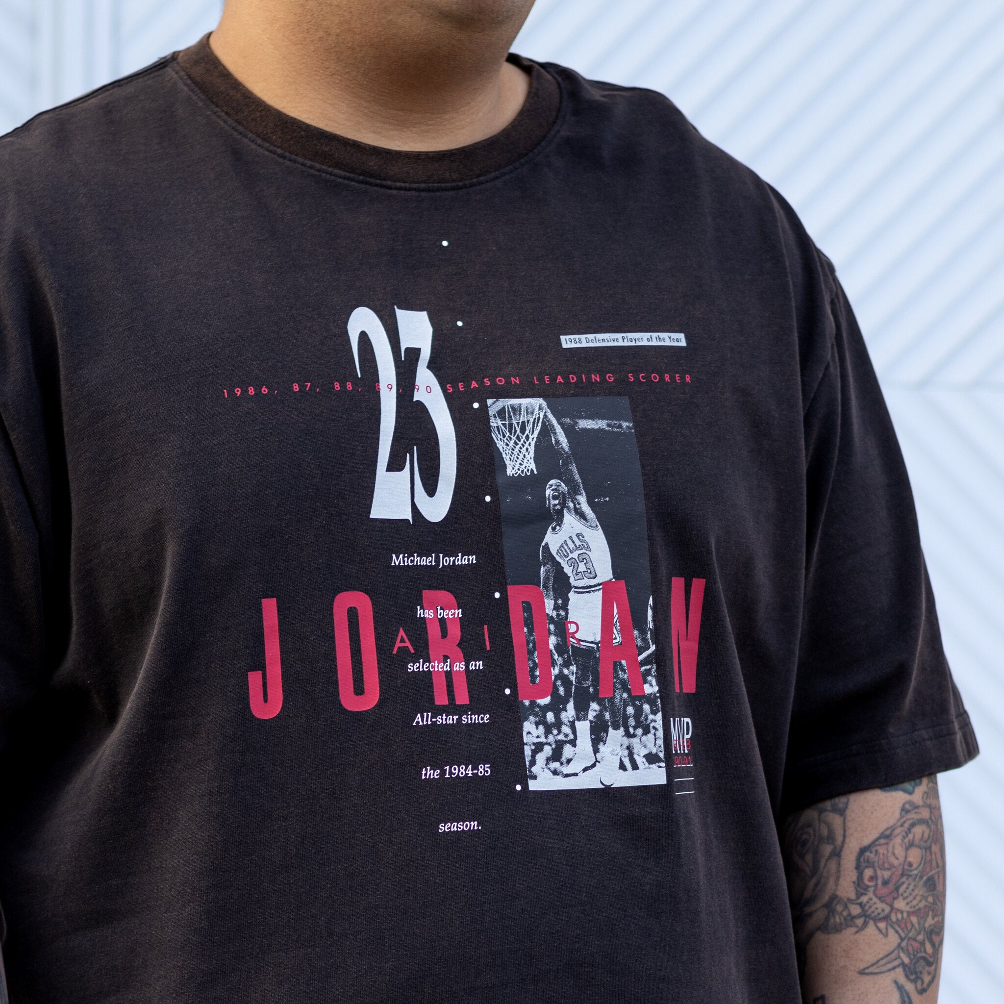 JORDAN TEE REISSUE BLACK GYM RED
