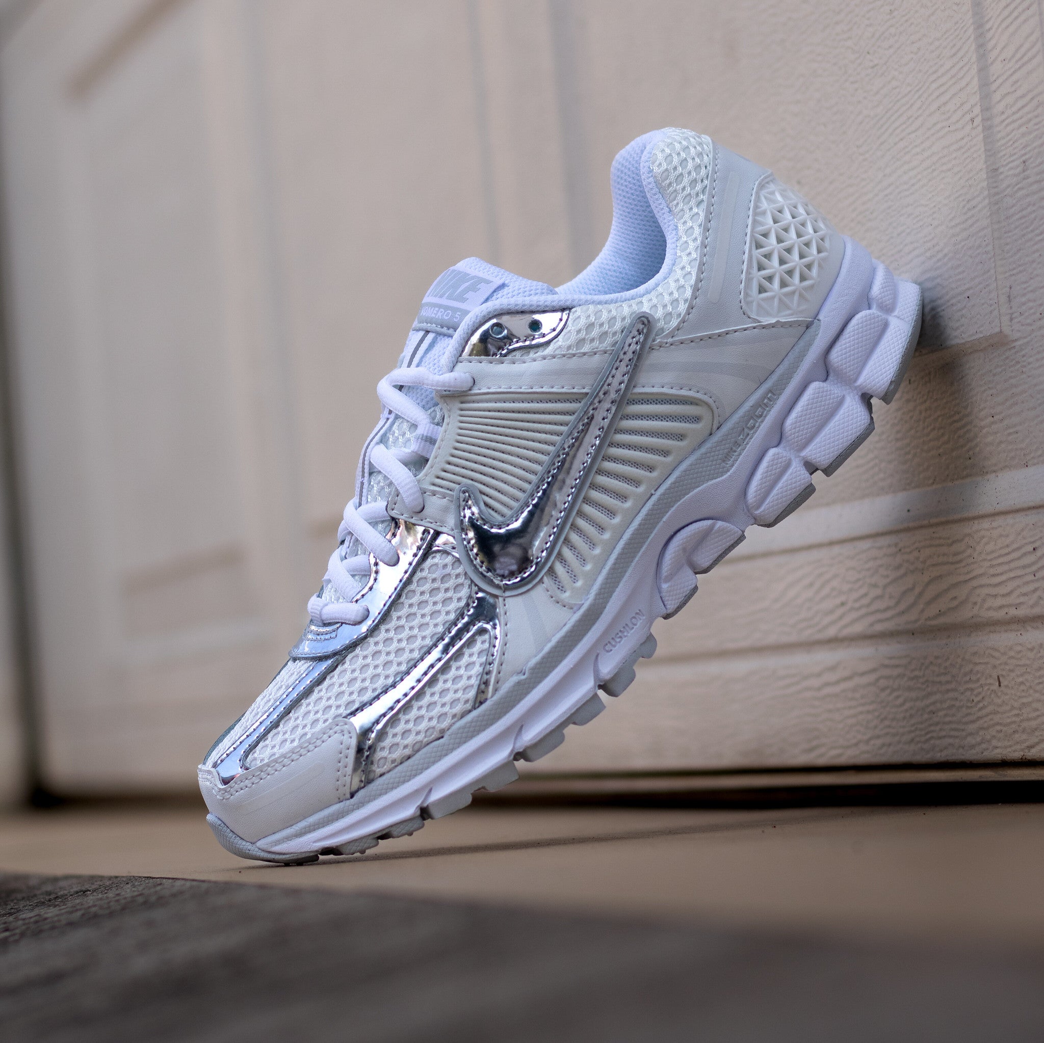 NIKE ZOOM VOMERO 5 CHROME TOE W