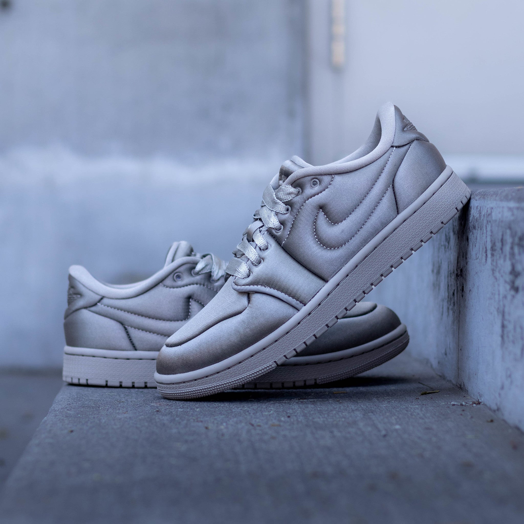 AIR JORDAN 1 LOW MM SATIN GREY W