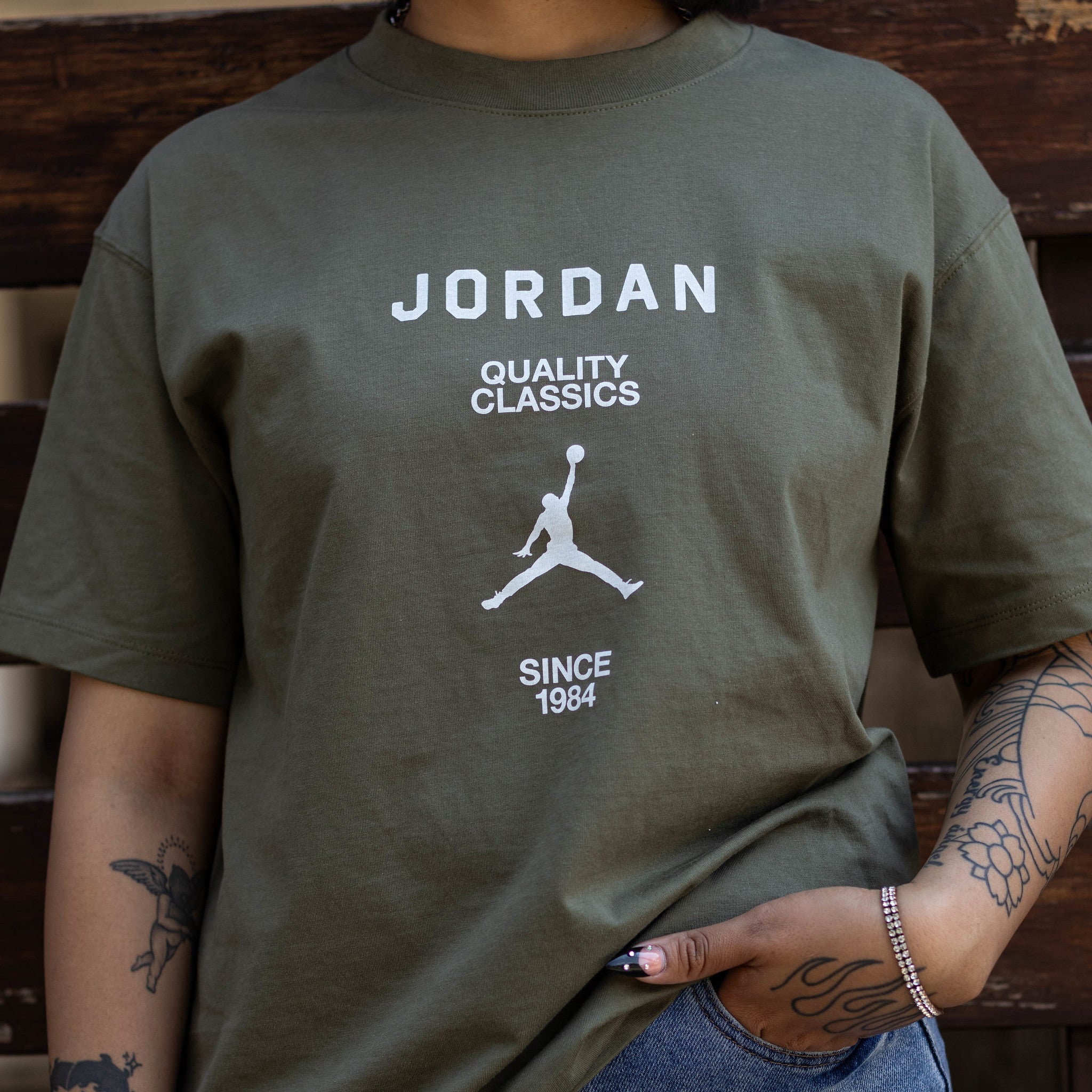 JORDAN TEE MEDIUM OLIVE FLIGHT CLASSIC QUALITY