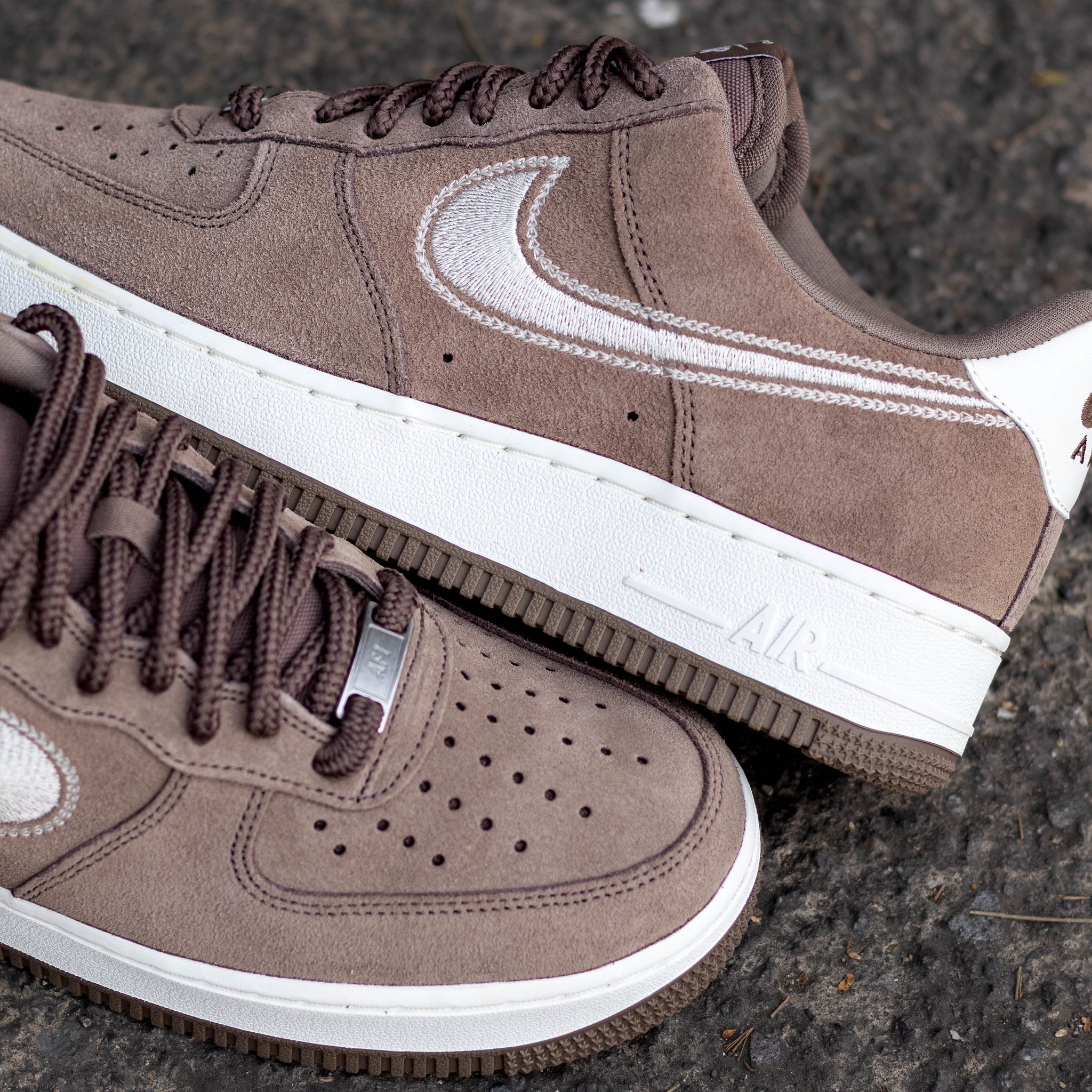 NIKE AIR FORCE LOW ONE MINK BROWN