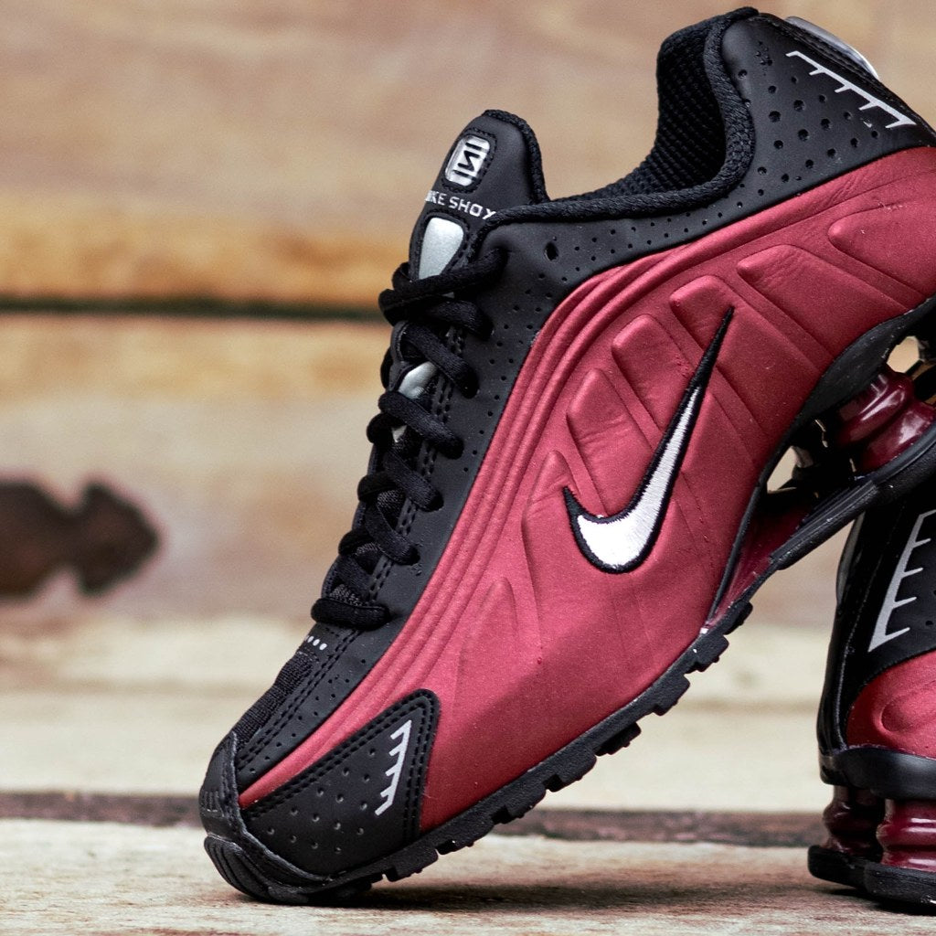 NIKE SHOX R4 TEAM RED W
