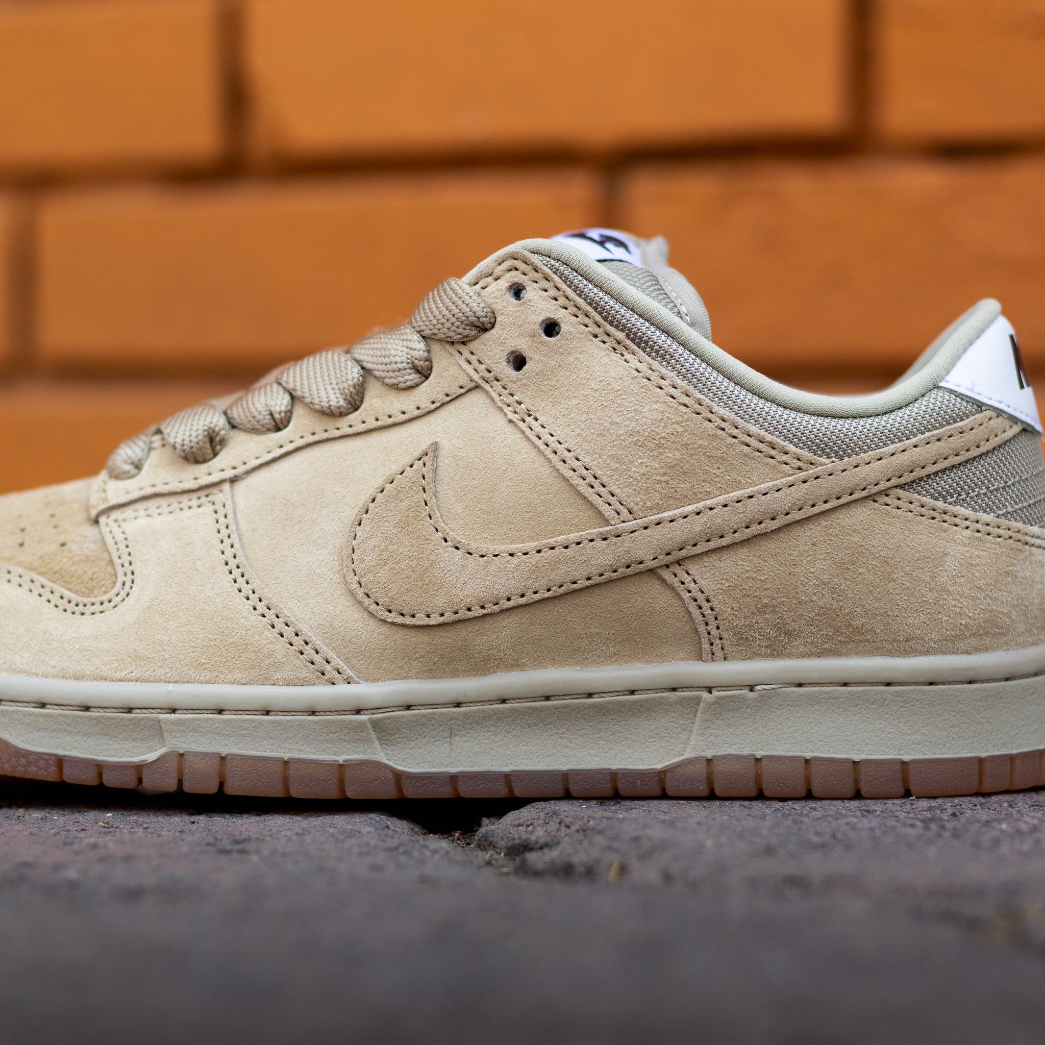 NIKE SB DUNK LOW PARACHUTE BEIGE
