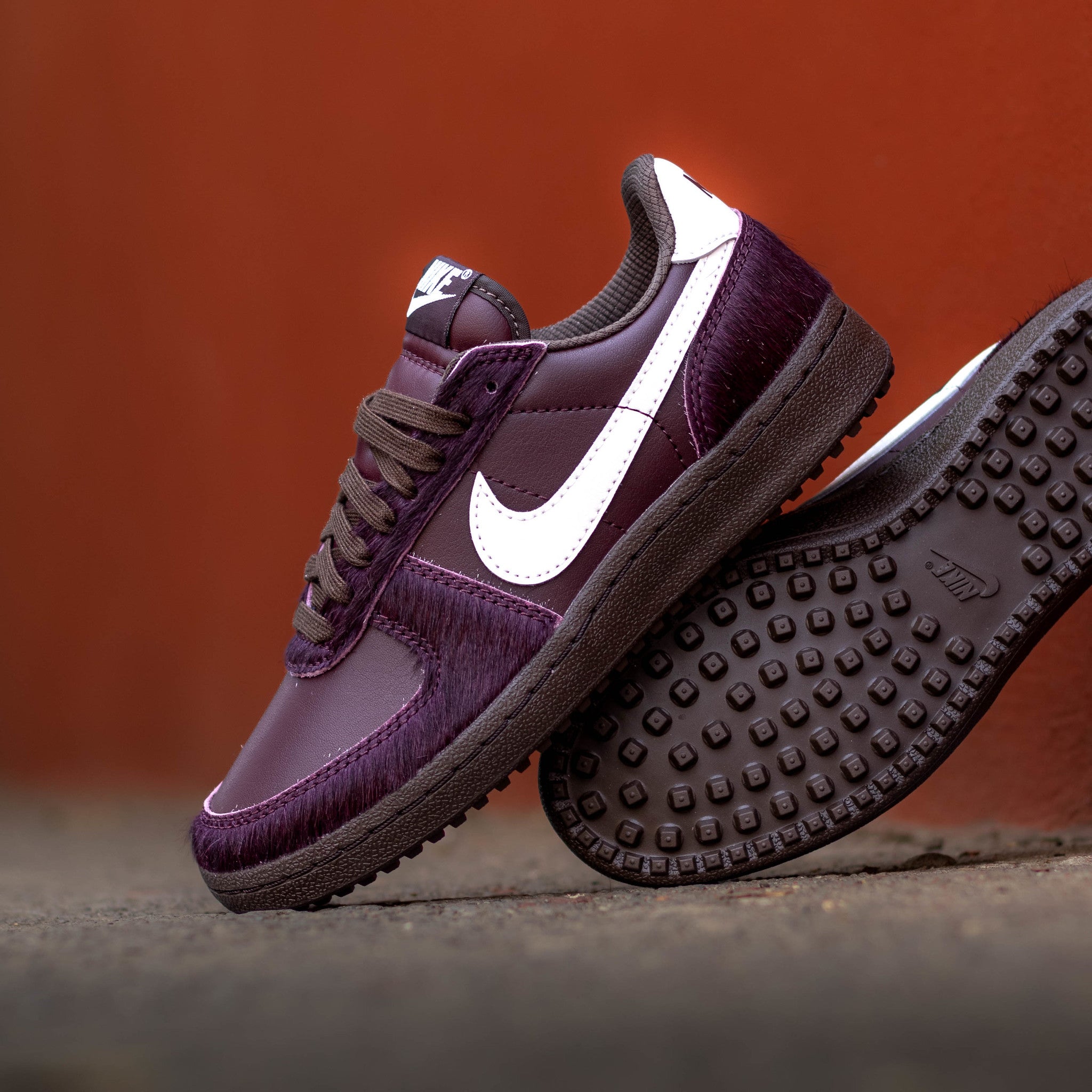 NIKE FIELD GENERAL 82 COW BURGUNDY CRUSH W